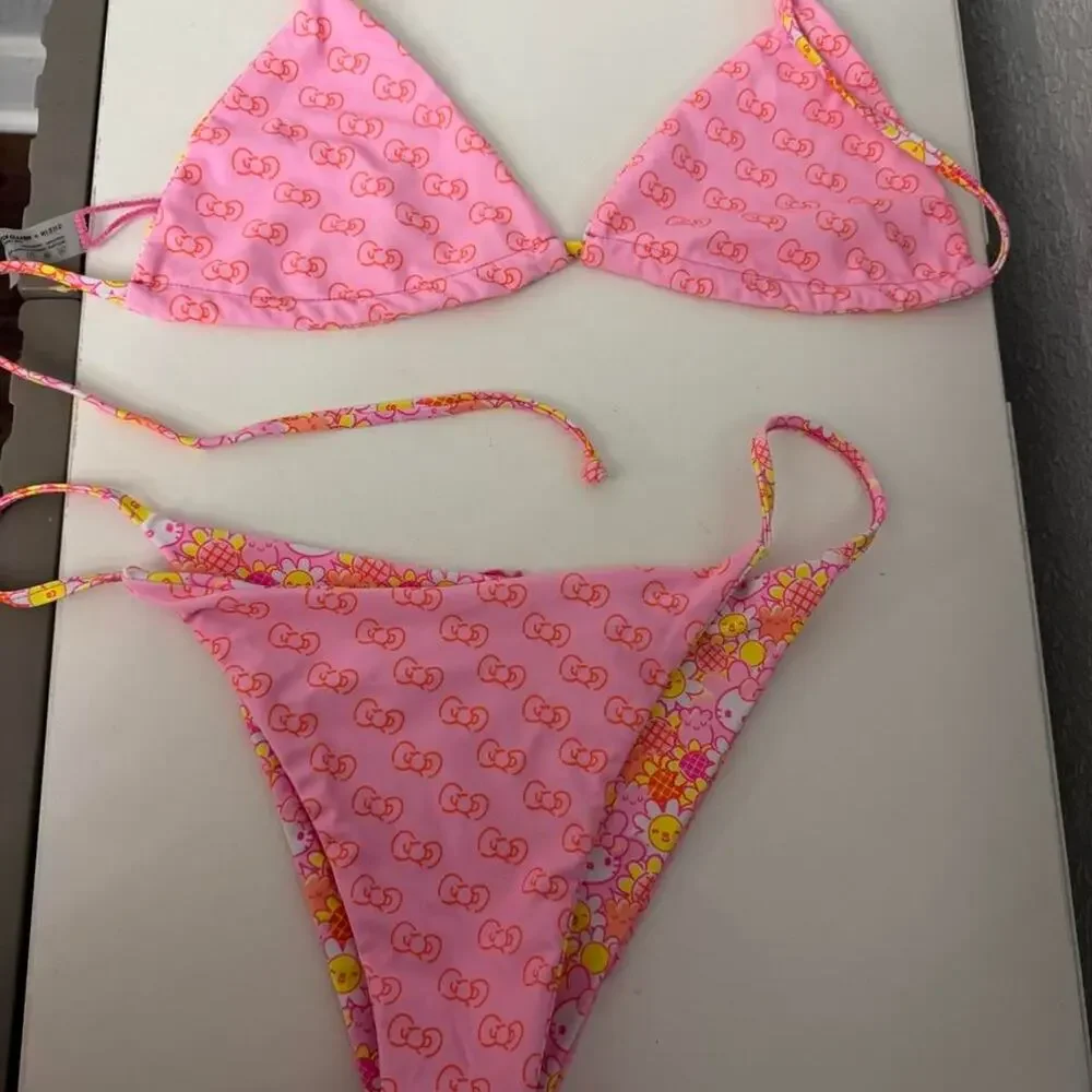 Hello kitty four piece reversible